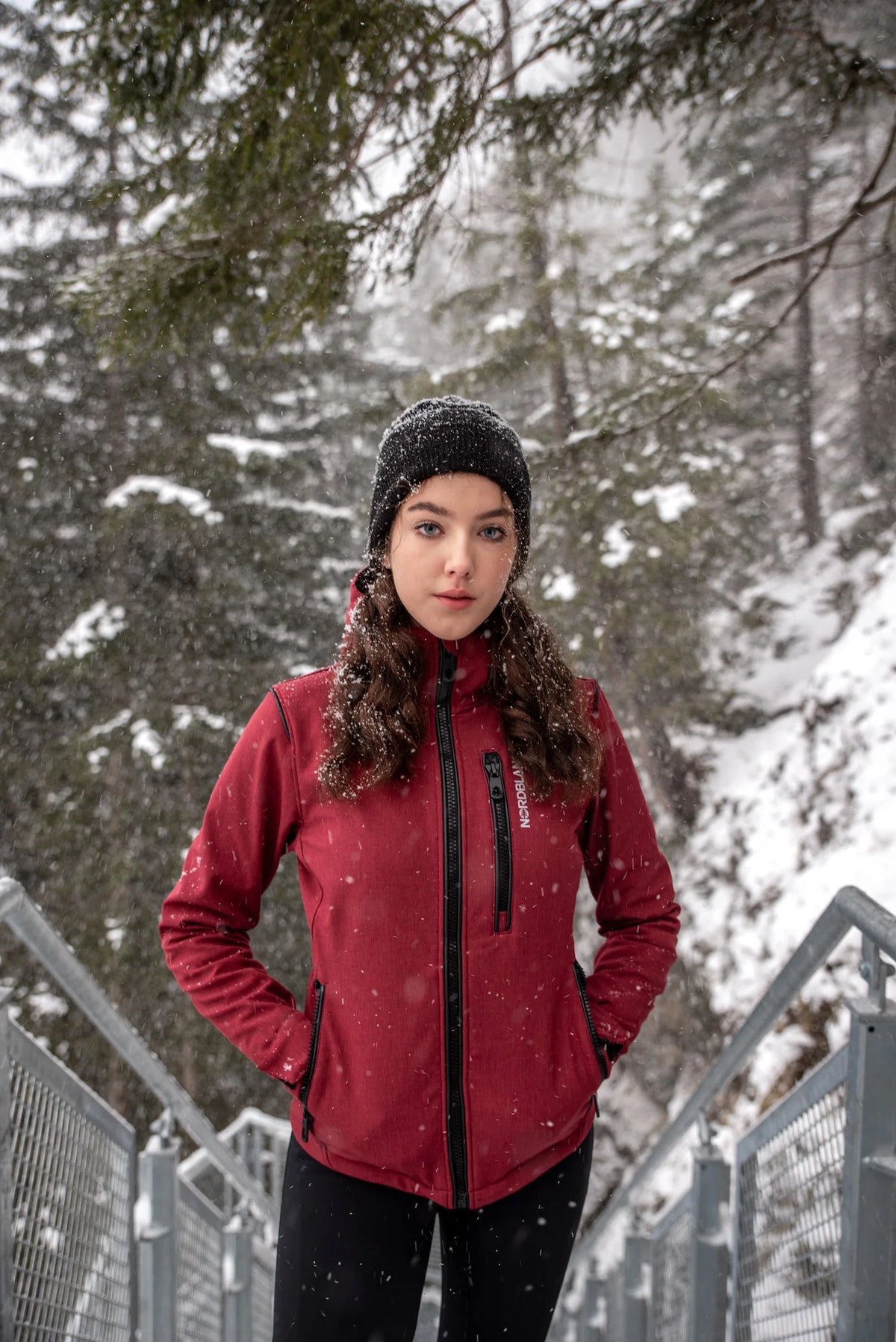 Softshell jacket with fleece women's - BRILIANCE wine red – image 4