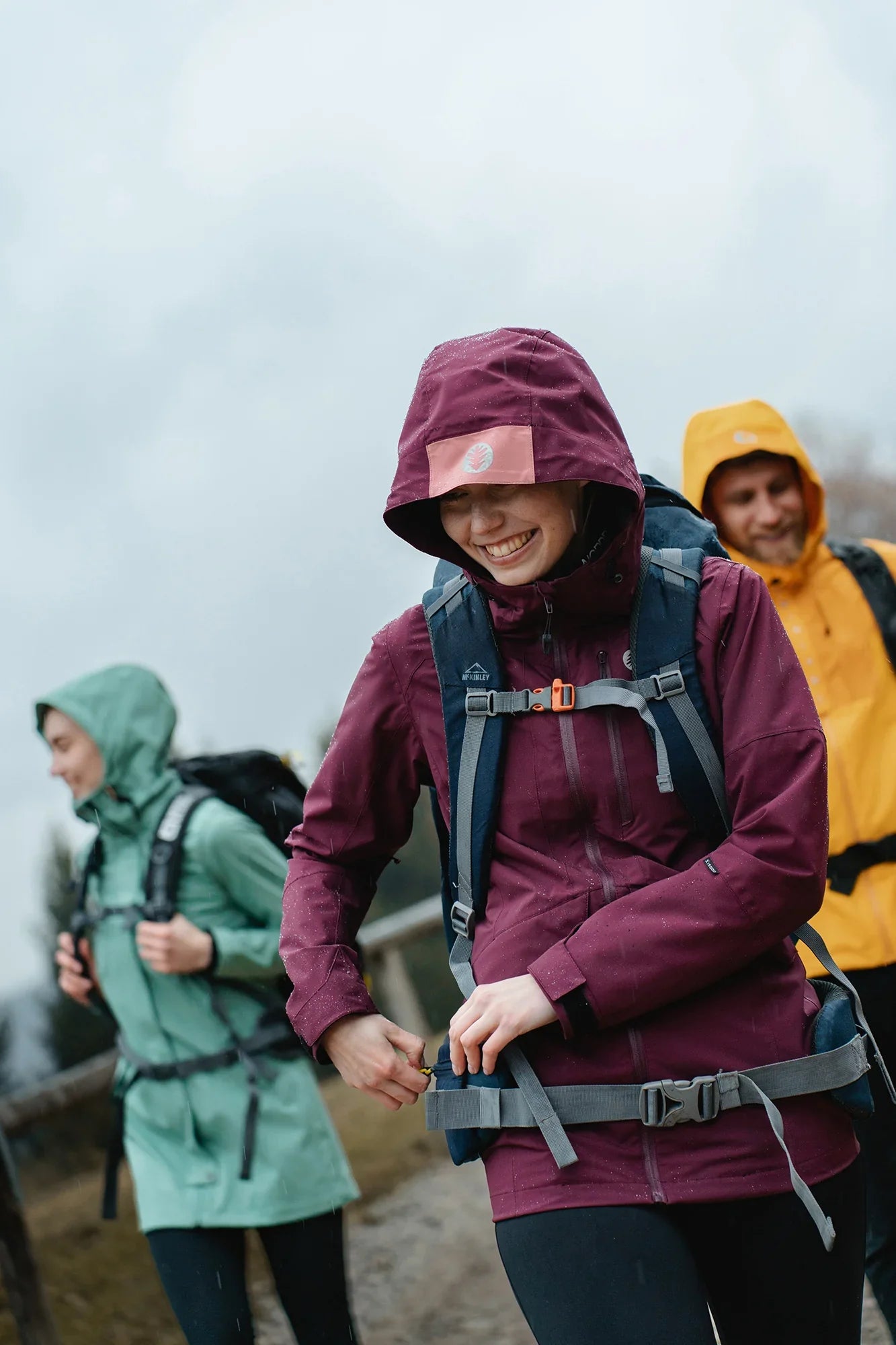 Wasserdichte Outdoor- Jacke Damen - WITCHING weinrot-3