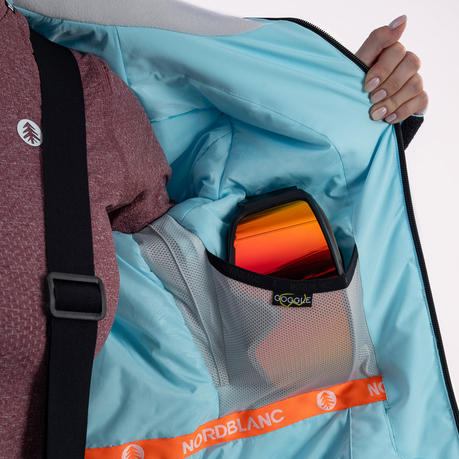 Inner mesh pocket for glasses