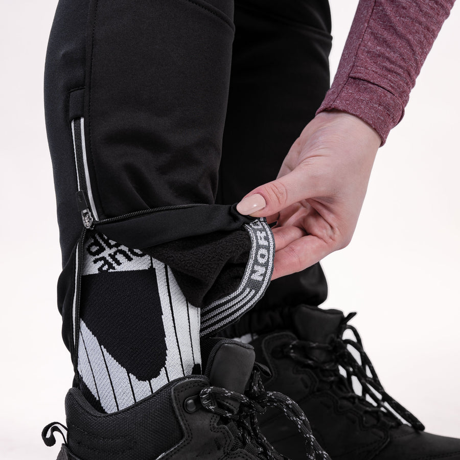 Zips at the bottom leg hem