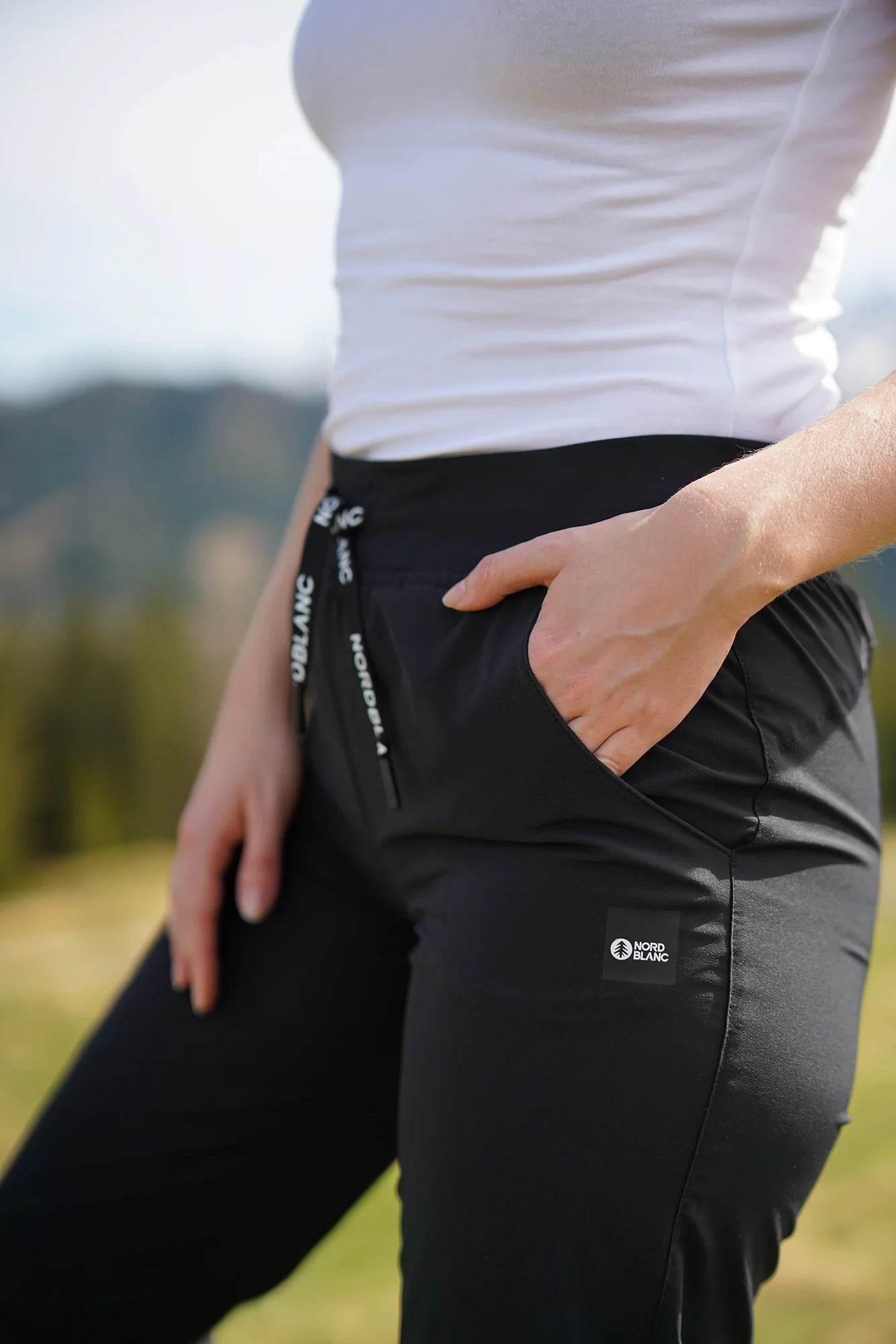 Pantaloni ușori outdoor cu croială de pantaloni de trening pentru femei  - HAPPYTIME negri-5