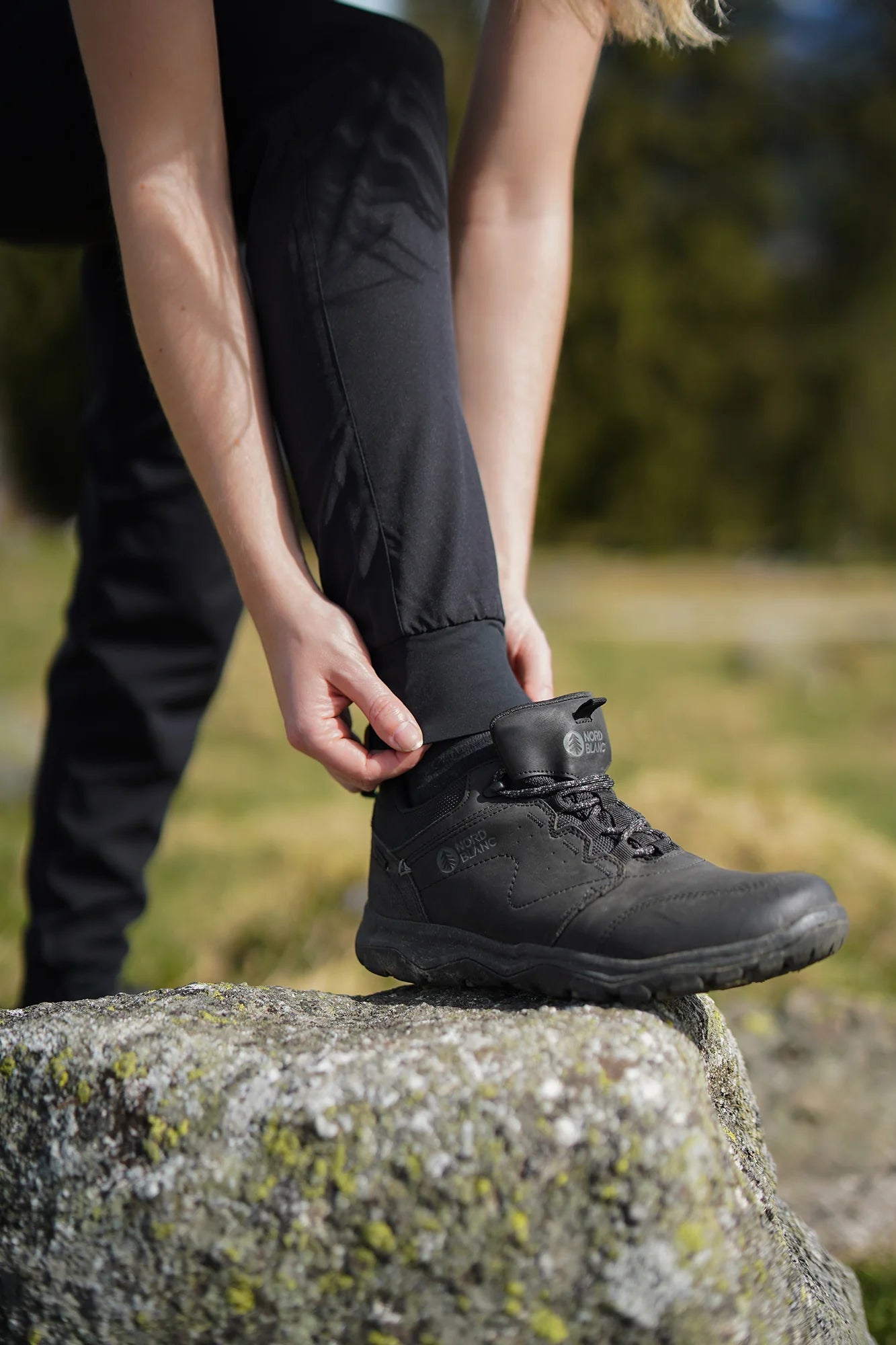 Pantaloni ușori outdoor cu croială de pantaloni de trening pentru femei  - HAPPYTIME negri-7