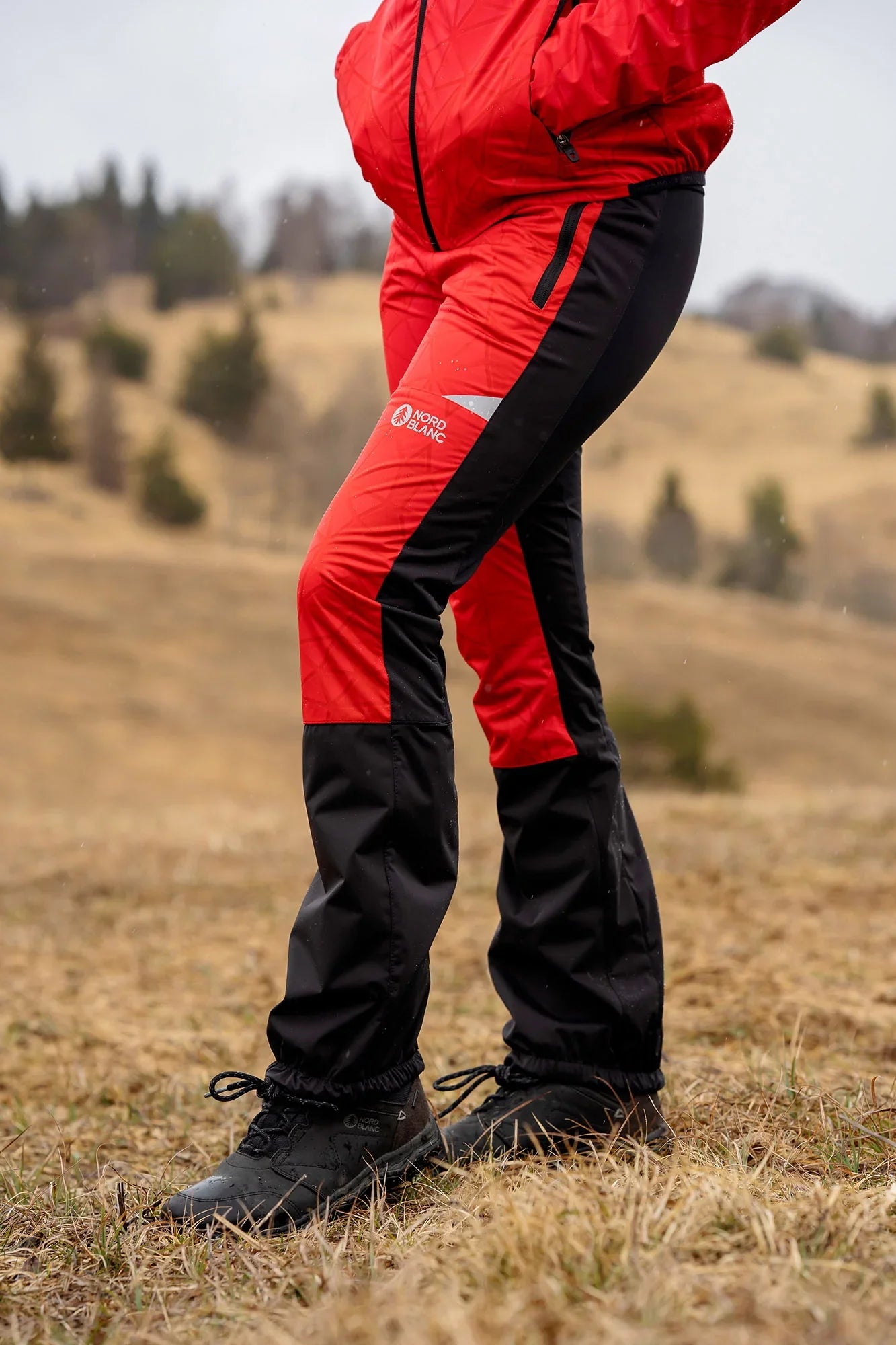Light waterproof softshell pants women's - FINDING red-4