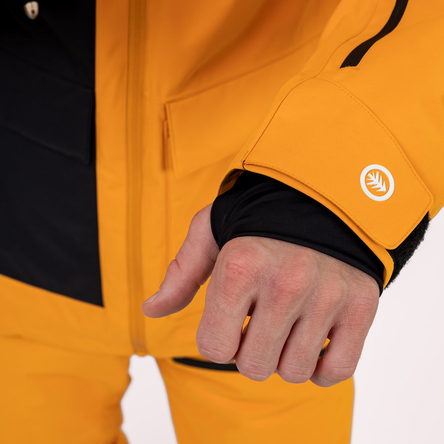 Inner elastic cuff in the sleeve