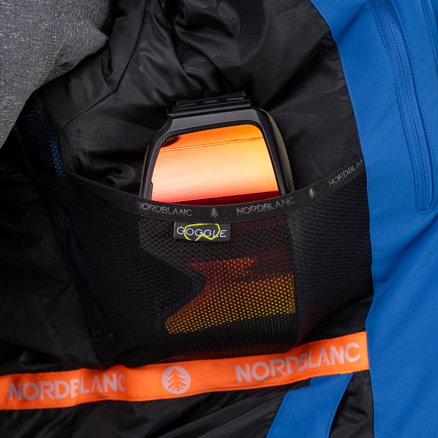 Inner mesh pocket for glasses
