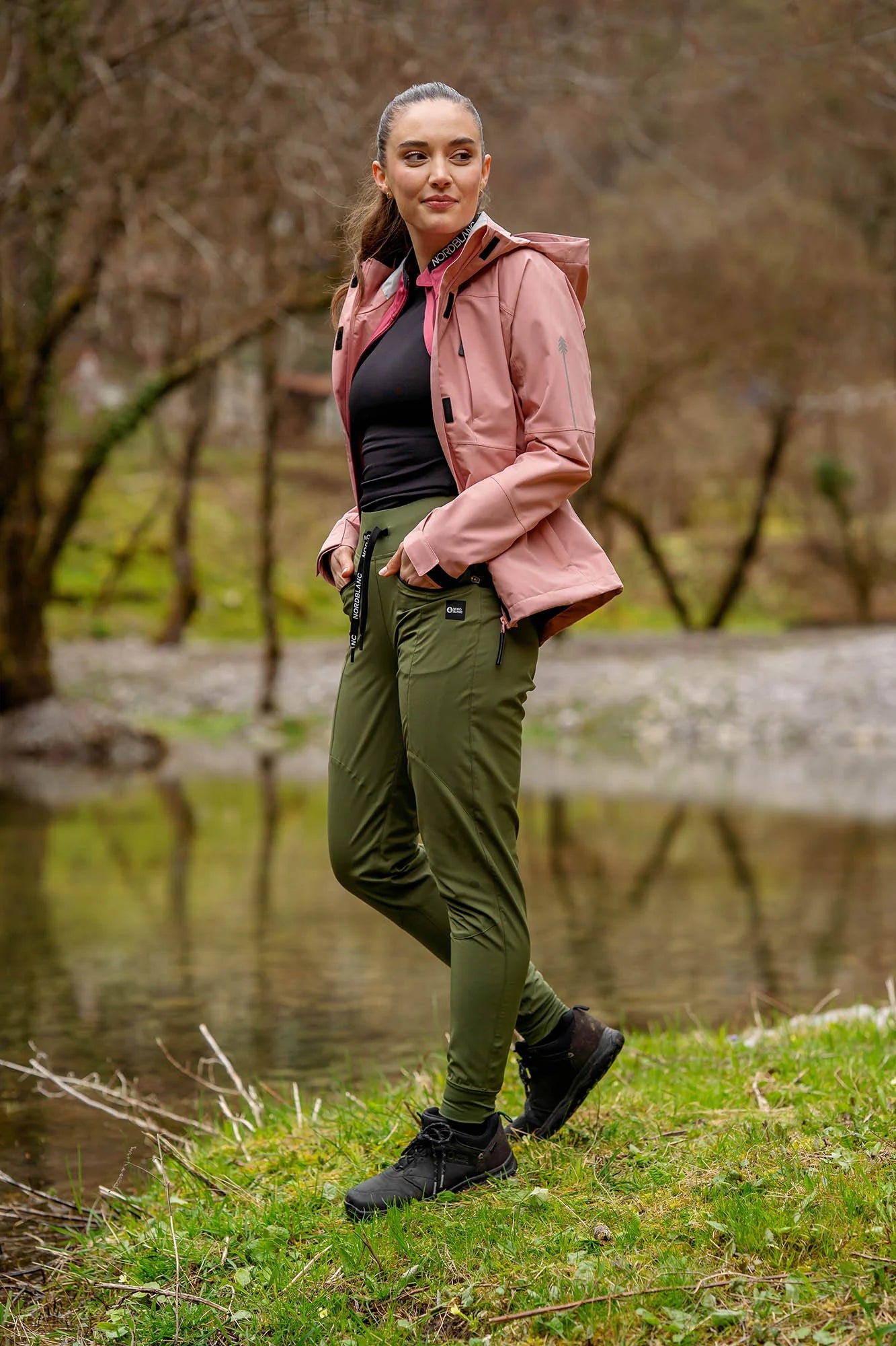 Lightweight outdoor pants with sweatpants cut women's - REALM green-2